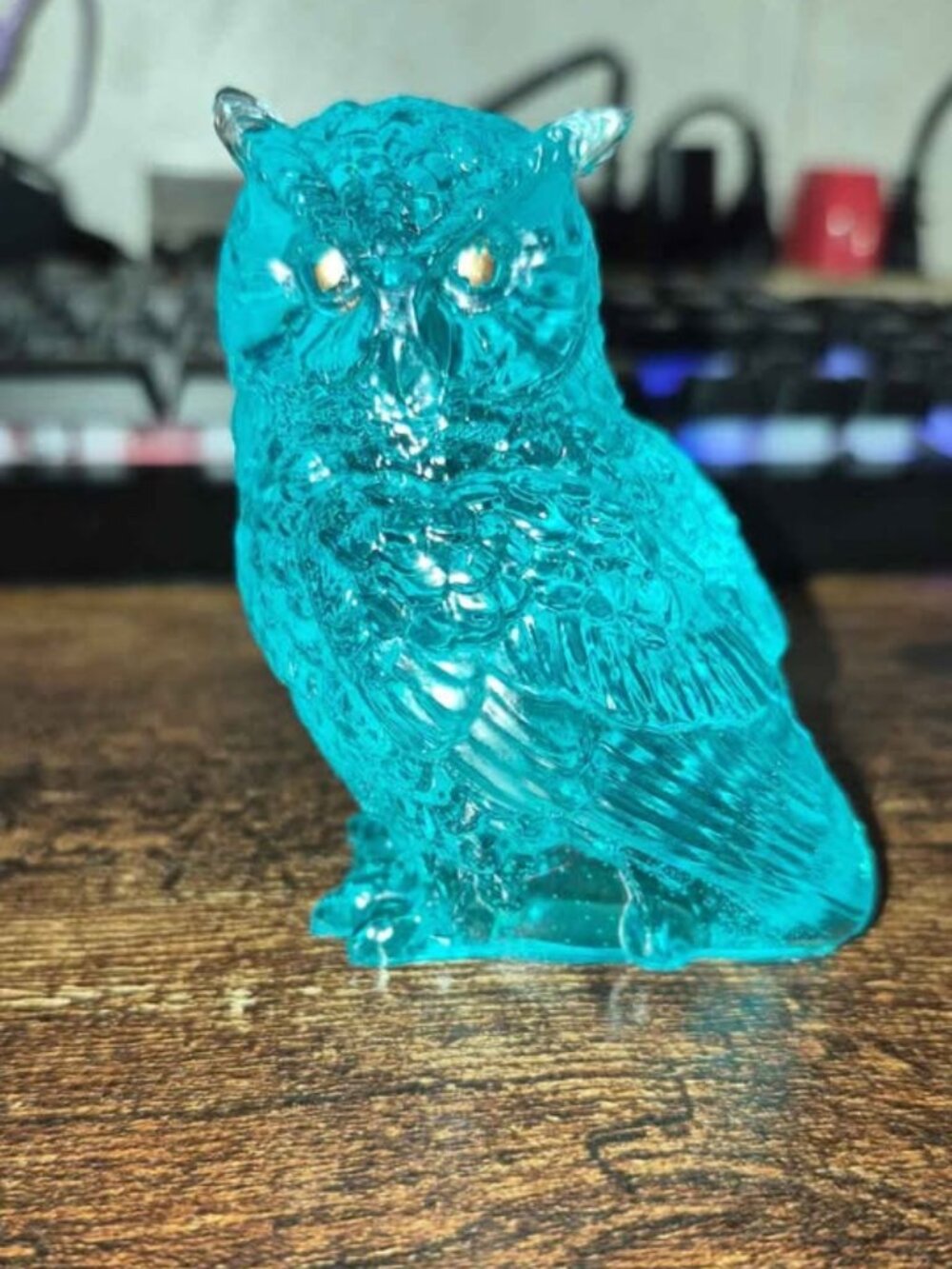 Teal Resin Owl Figurine. 3 1/2" tall . #OF4 $10